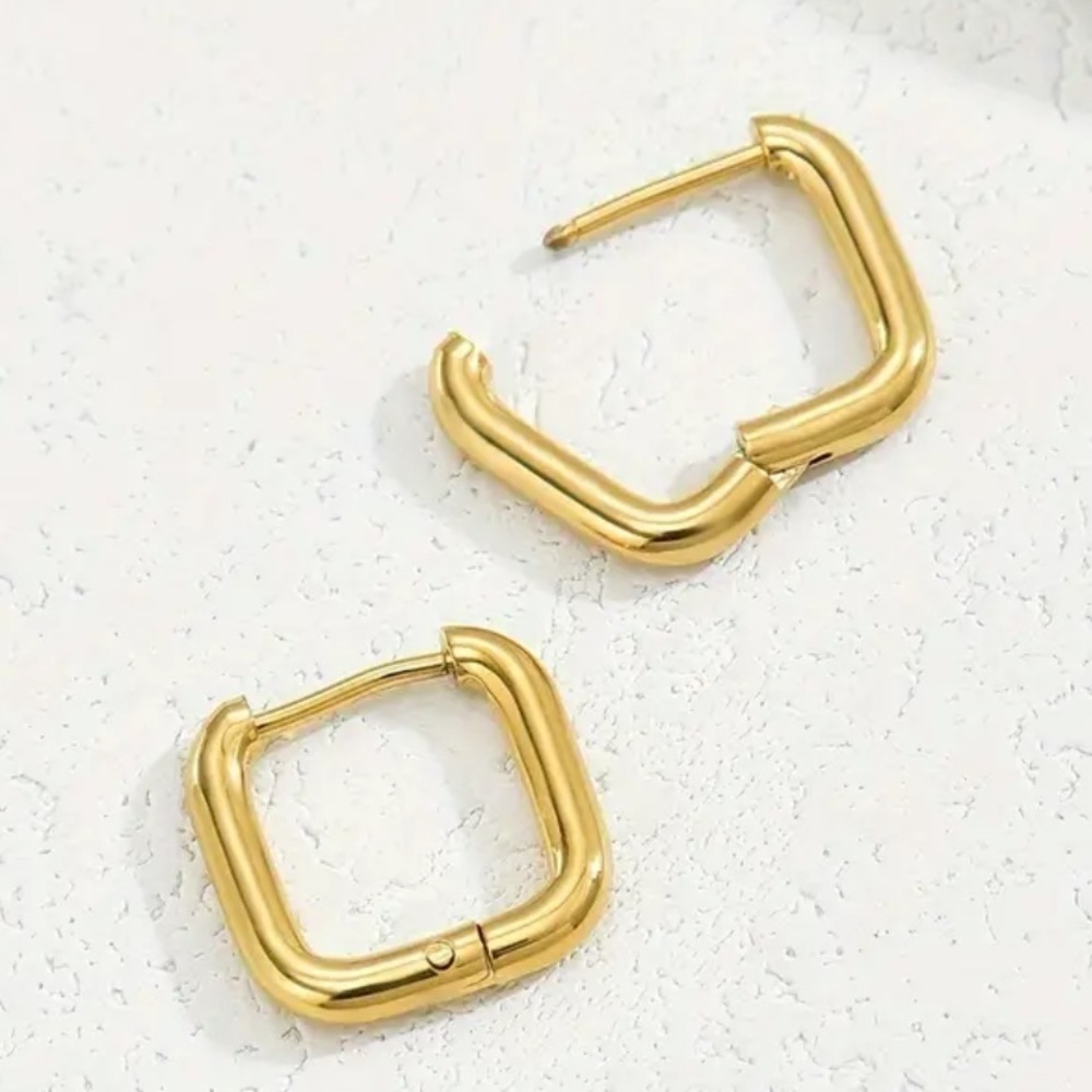 Mini Square Hoop Earrings - Lever Clicker back - Rounded edges - NEW - Gold tone